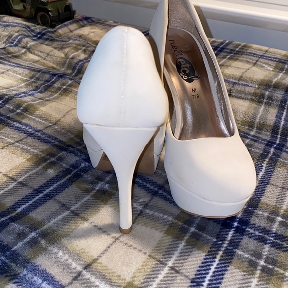 Platform heels - Picture 3 of 3